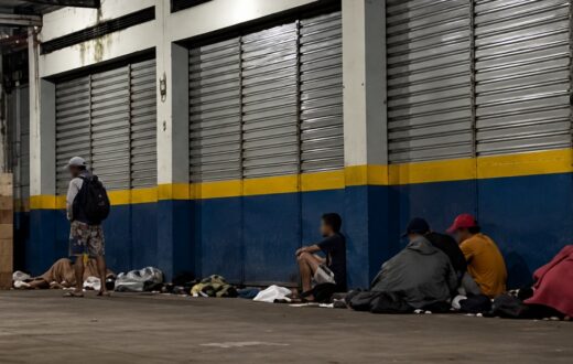 Gravação noturna mostra grupo reunido na Rua 5, no Alvorada, após denúncias